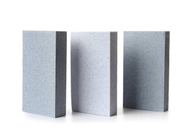 Dekoratif podyumlar beyaz arkaplanda izole edildi