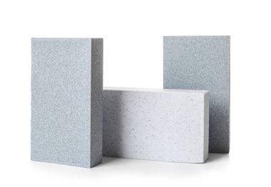 Dekoratif podyumlar beyaz arkaplanda izole edildi