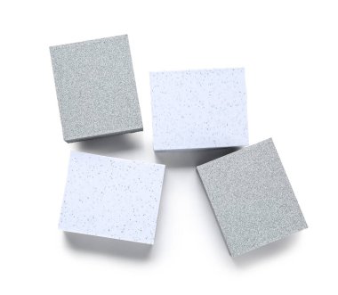 Dekoratif podyumlar beyaz arkaplanda izole edildi