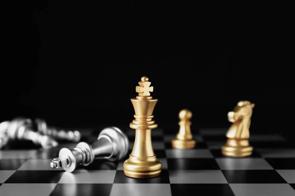 Board Chess Pieces Dark Background Loser Concept — Stock Photo, Image