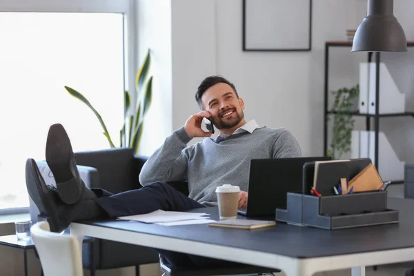 Handsome Businessman Talking Mobile Phone Table Office — Stock Photo, Image