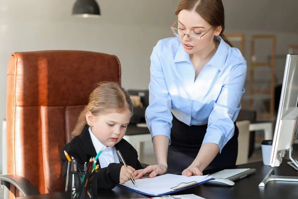 Funny Little Businesswoman Working Her Secretary Office — Stock Photo, Image