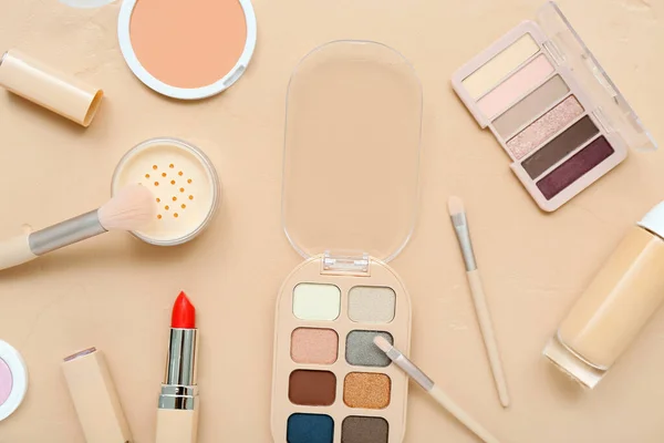 Decorative Cosmetics Eyeshadows Brushes Beige Background — Stock Photo, Image