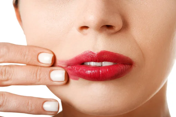 Γυναίκα Κόκκινα Χείλη Λευκό Φόντο Closeup — Φωτογραφία Αρχείου