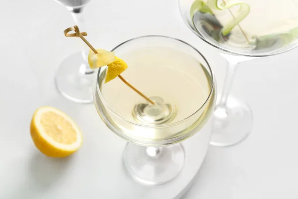 Bril Lekkere Martini Citroen Witte Tafel — Stockfoto