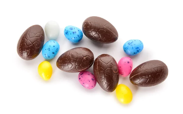 Σοκολάτα Πασχαλινά Αυγά Και Γλυκά Γλυκά Που Απομονώνονται Λευκό Φόντο — Φωτογραφία Αρχείου