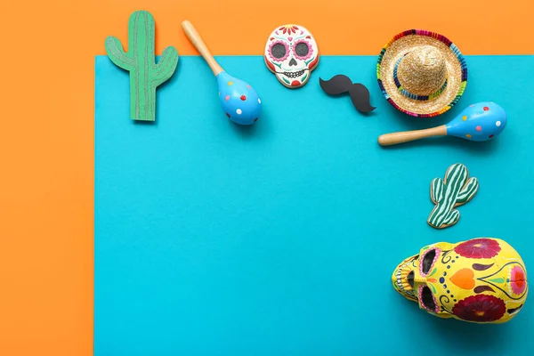 Σκελετός Από Μεξικάνικες Μαράκες Μπισκότα Καπέλο Σομπρέρο Ζωγραφισμένο Κρανίο Και — Φωτογραφία Αρχείου