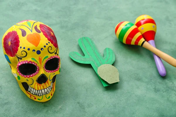 Mexican Maracas Paper Cactus Painted Skull Grunge Background Closeup — Stock Photo, Image