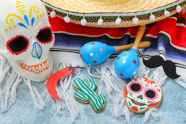 Mexican Maracas Cookies Painted Skull Paper Decor Serape Grunge Background — Stock Photo, Image