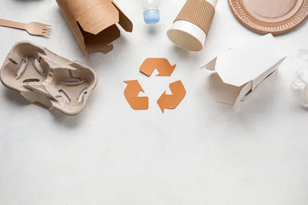 Recyklační Značka Odpadky Bílém Pozadí — Stock fotografie
