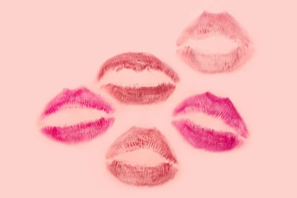 Lipstick Kiss Marks Pink Background — Stockfoto