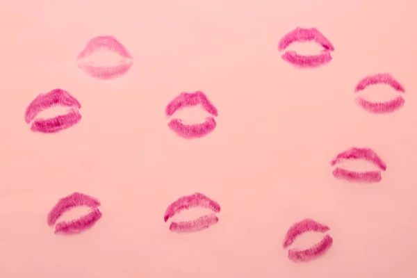 Lipstick Kiss Marks Pink Background — Stock Photo, Image