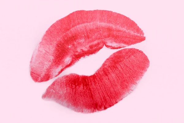 Rode Lippenstift Kus Merk Lila Achtergrond — Stockfoto