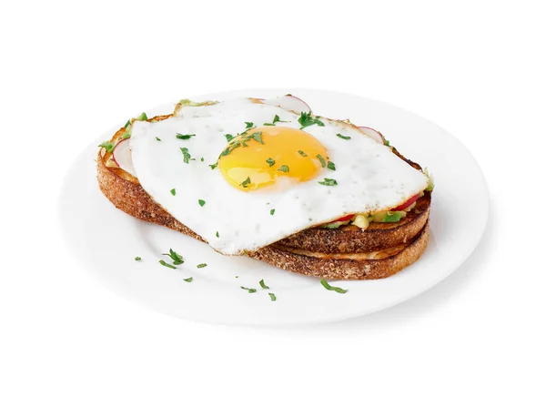 Délicieux Sandwich Avec Oeuf Frit Sur Fond Blanc — Photo