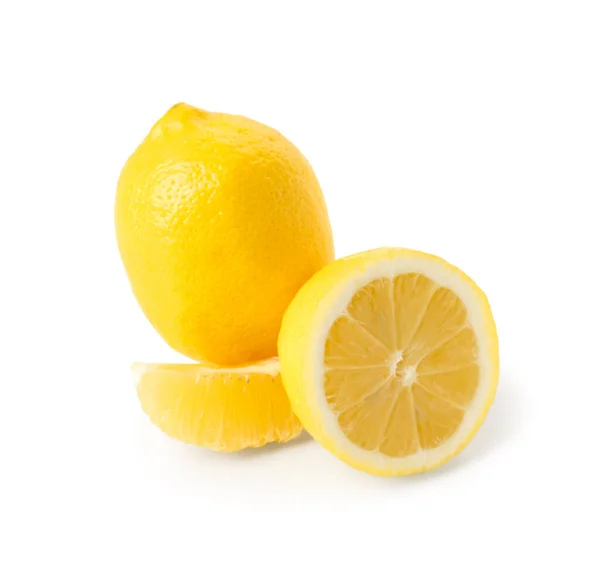Beyaz Arka Planda Taze Limonlar Var — Stok fotoğraf