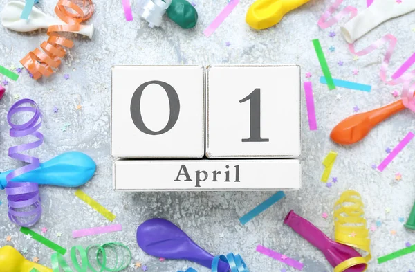 Kalendarz Datą Dnia Dziecka Konfetti Balony Tle Grunge — Zdjęcie stockowe