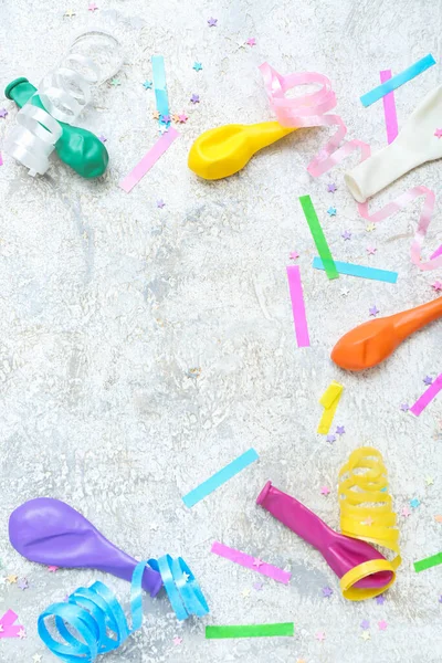 Konfetiden Yapılmış Çerçeve Balonlar Grunge Arka Planda Yılan Çocuk Bayramı — Stok fotoğraf