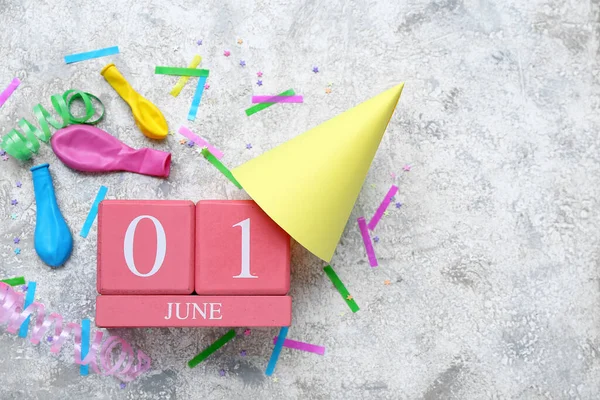 Kalender Mit Datum Des Kindertages Partyhut Luftballons Und Konfetti Auf — Stockfoto