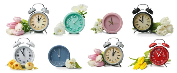 Set Van Veel Wekker Klokken Met Mooie Bloemen Witte Achtergrond — Stockfoto