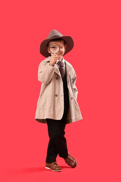 Cute Little Detective Magnifier Red Background — ストック写真