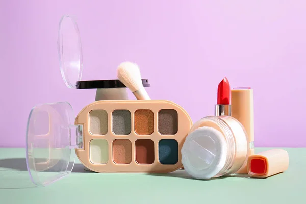 Decorative Cosmetics Makeup Brush Table Lilac Wall — Stock Photo, Image