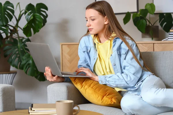 Thoughtful Teenage Girl Using Laptop Sofa Home — Stock Photo, Image