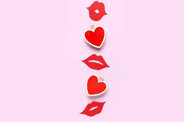 Red Paper Lips Hearts Pink Background — Stock Photo, Image
