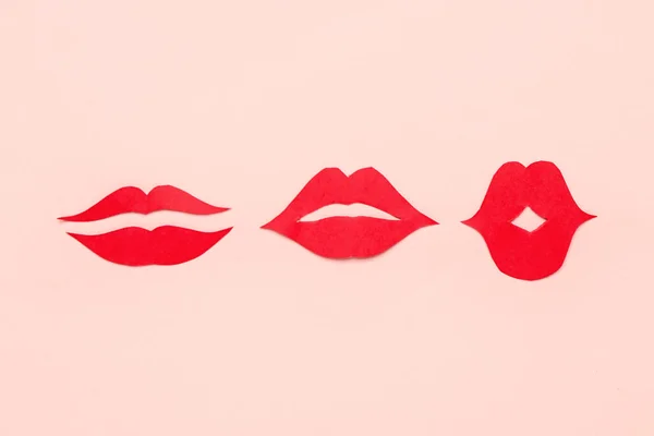 Rode Papieren Lippen Roze Achtergrond — Stockfoto