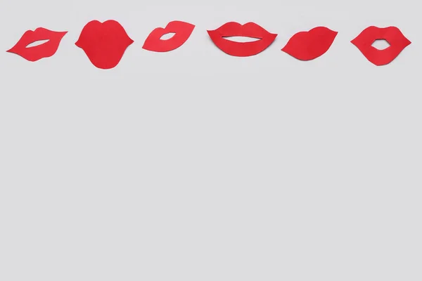 Красные Губы Бумаги Светлом Фоне — стоковое фото