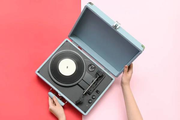 Woman Record Player Color Background — Stock Photo, Image