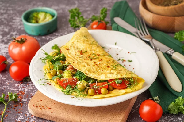 Tasty Omelet Vegetables Grey Grunge Background — Stock Photo, Image
