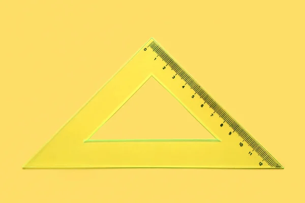 Gul Triangel Plast Linjal Färg Bakgrund — Stockfoto