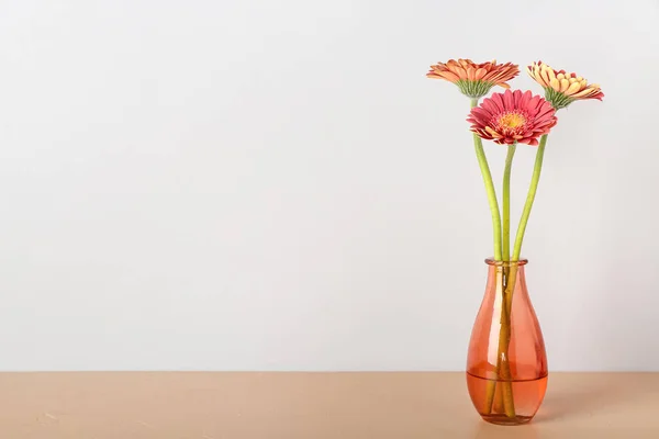 Vase Gerbera Flowers Table Light Wall — Stock Photo, Image