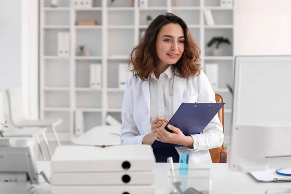 Young Female Doctor Workplace Clinic — Stock Photo, Image
