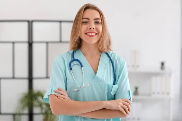 Female Medical Assistant Modern Clinic — 图库照片