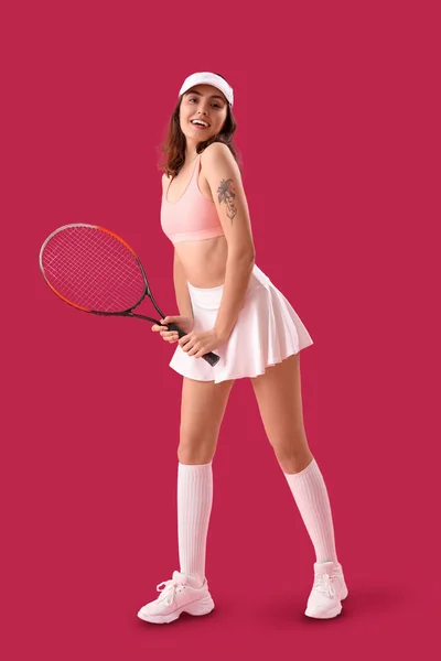 Jonge Vrouw Met Tennisracket Roze Achtergrond — Stockfoto