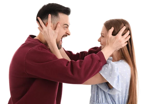 Casal Jovem Irritado Gritando Fundo Branco Conceito Violência Doméstica — Fotografia de Stock