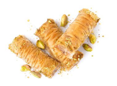 Beyaz arka planda izole edilmiş lezzetli baklava, yakın plan