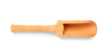 Beyaz arkaplanda izole ahşap kepçe