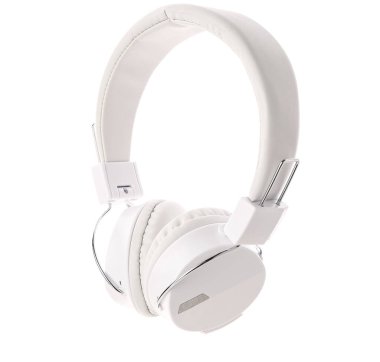 Kablosuz kulaklıklar beyaz arkaplanda izole edildi