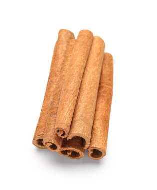 Tarçın beyaz arkaplanda yapışır