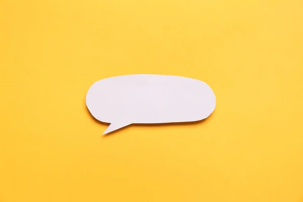 Turuncu Arka Plan Üzerinde Boş Kağıt Konuşma Balonu — Stok fotoğraf