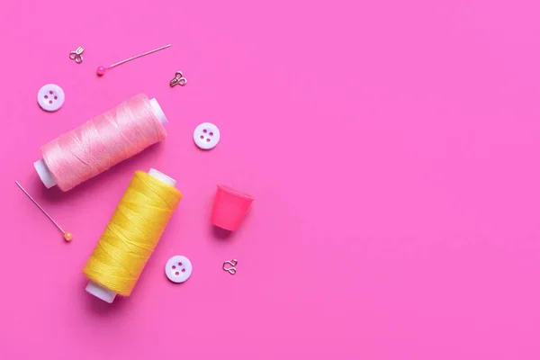 Composition Thread Spools Sewing Supplies Pink Background — Stock Photo, Image