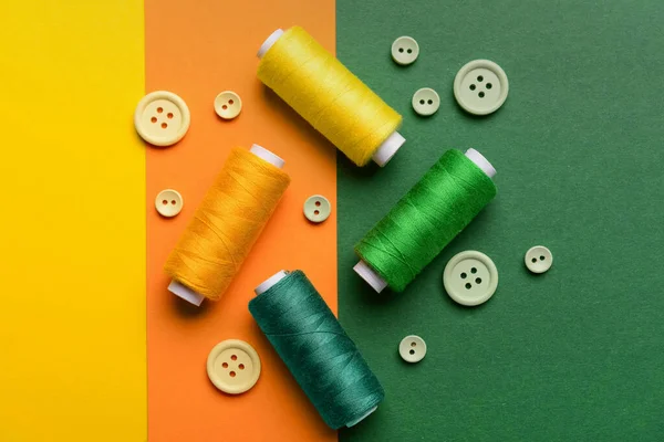 Composition Thread Spools Buttons Color Background — Stock Photo, Image