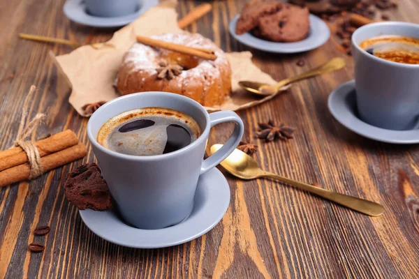 Tasse Kaffee Auf Holztisch Nahaufnahme — Stockfoto