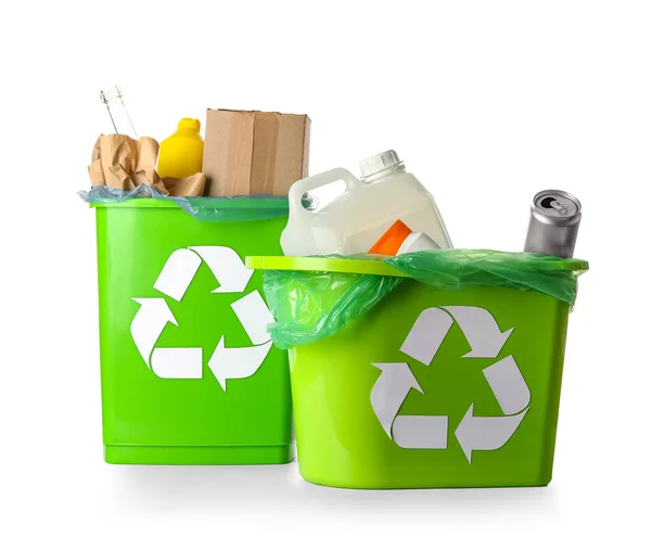 Caixotes Lixo Com Diferentes Símbolos Lixo Reciclagem Isolados Fundo Branco — Fotografia de Stock