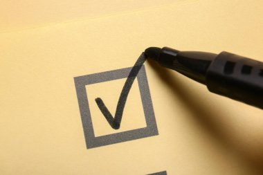 Liste kutusundaki siyah kalem işaretlemesi, yakın plan