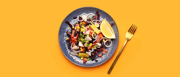 Plate Mexican Vegetable Salad Black Beans Radish Orange Background — Stock Photo, Image