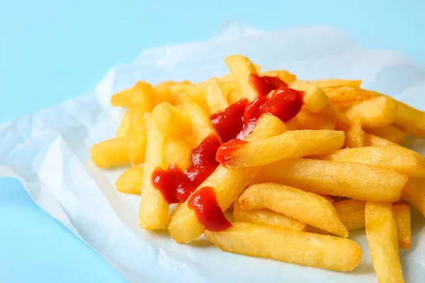 Baking Paper Tasty French Fries Ketchup Color Background Closeup — Stock Photo, Image