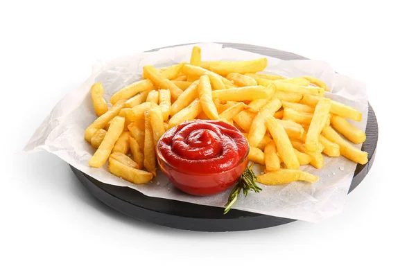 Placa Madeira Com Saborosas Batatas Fritas Ketchup Fundo Branco — Fotografia de Stock